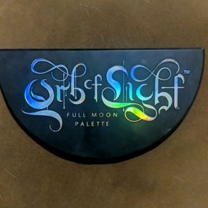 Orb of Light Full Moon Eyeshadow Palette
